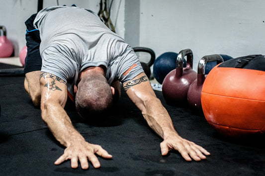 10 great ways to stretch your shoulders and rotator cuff muscles. Stretching them regularly not only helps prevent injuries but also keeps your shoulder movements smooth and effortless.